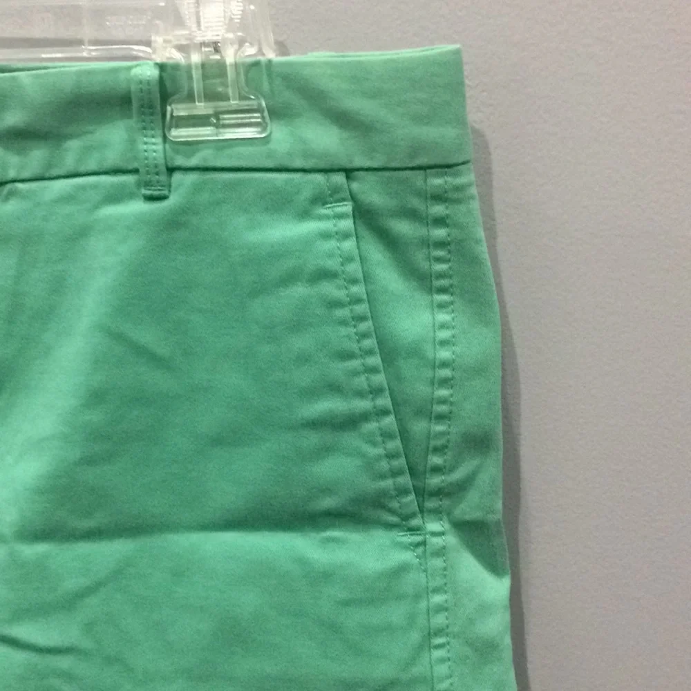 Banana Republic City Fit Chino Light‎ Green Shorts